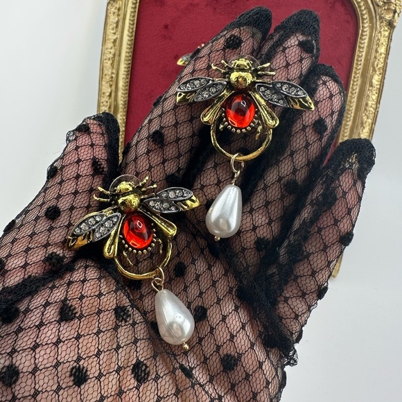 Vintage Luxury Honeybee Gold Red Pearl Drop Earrings - Picture 5 of 9